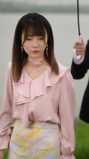 我被套路撞了N下腰(6集) 我被套路撞了N下腰(6集)海量短剧免费看