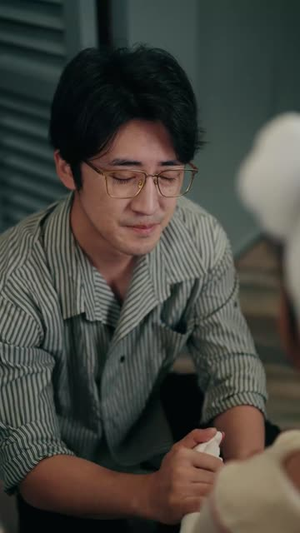 穿越时空的来电（40集）最火爆短剧