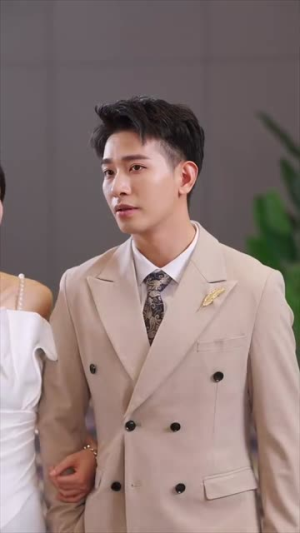 穿成替身后，她连夜攻读月嫂手册（99集）热门短剧来袭