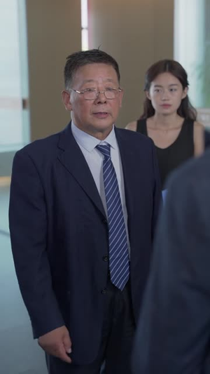 脱掉外卖服后势利女友哭着求原谅（64集）全剧看到大结局