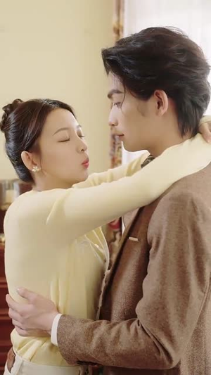 竹马影帝总想官宣（100集）热门短剧追不停