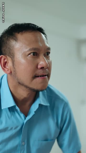 重回2000我开局拿下满分状元(31集) 重回2000我开局拿下满分状元(31集)今日最火短剧