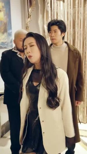 战神的五个绝色师姐倒追我(82集) 战神的五个绝色师姐倒追我(82集)短剧片段分享