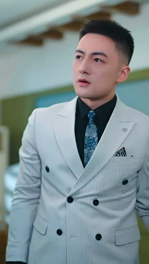 假面情人(93集) 假面情人(93集)剧好看短剧推荐