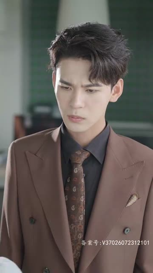 女扮男:靠近云端的你(71集) 女扮男:靠近云端的你(71集)超火热门短剧