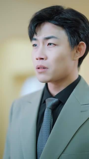 她与鸢尾同绽（31集）在线看免费版