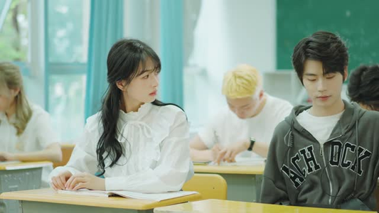 穿书之重生boss爱上我 初夏&一航 穿书之重生boss爱上我 初夏&一航好看短剧分享