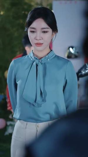 女帝出山(50集) 女帝出山(50集)常回家看看短剧