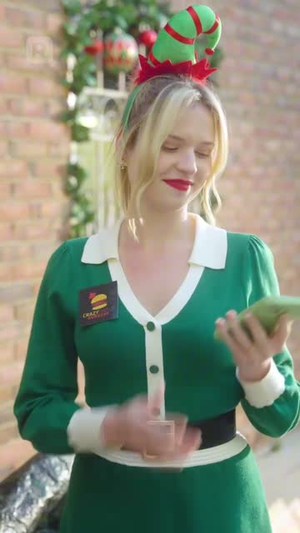 特朗普爱上在白宫干保洁的我(热门短剧英语中字) 特朗普爱上在白宫干保洁的我(热门短剧英语中字)每日短剧追不停