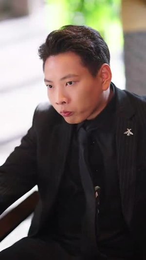 开局抽奖被姐姐们宠上天 (80集) 开局抽奖被姐姐们宠上天 (80集)这部短剧太好看