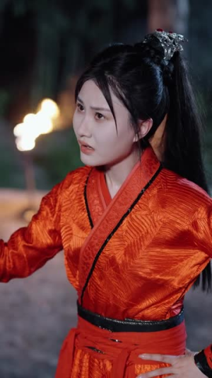 穿越灾荒年，我靠超市仓库救红颜（81集）一起追短剧