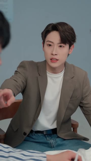 提升员工工资,你说我扰乱市场(94集) 提升员工工资,你说我扰乱市场(94集)热播短剧排行榜