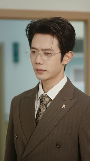 她自万丈荣光（75集）热门爆款短剧